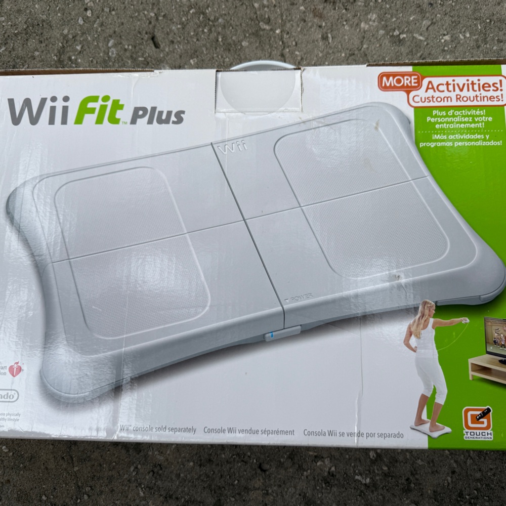 Wii Fit Plus Balance Board - Picture 2 of 3